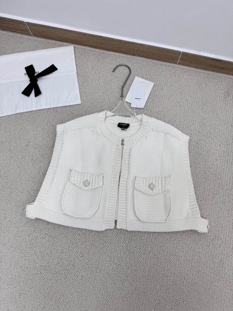 Chanel 2025 Early Autumn Knitted Sleeveless Pocket Vest - Luxe Elegance