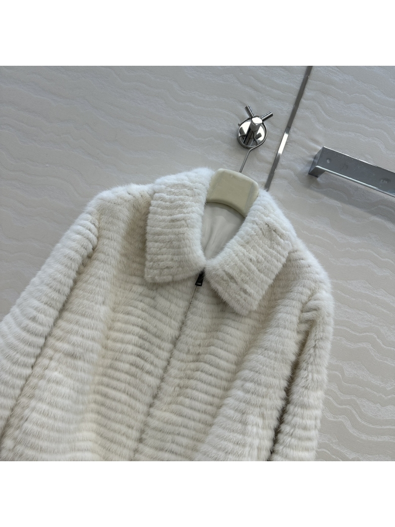 Fendi Limited Edition White Mink Fur Coat – Copenhagen Auction House Purple Label | Danish Saga Crown Velvet | Handcrafted Luxury | Relaxed H-Silhouette