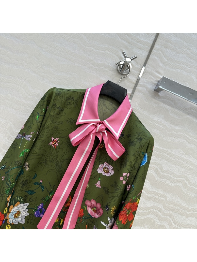 Gucci GG Romantic Vacation Print Silk Shirt in Green and Pink