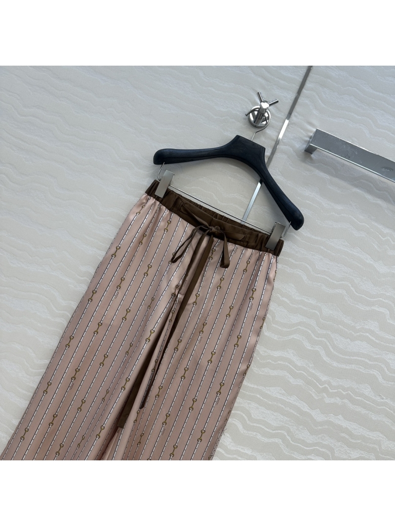 Gucci GG Romantic Resort Print Silk Wide-Leg Pants in Soft Pink