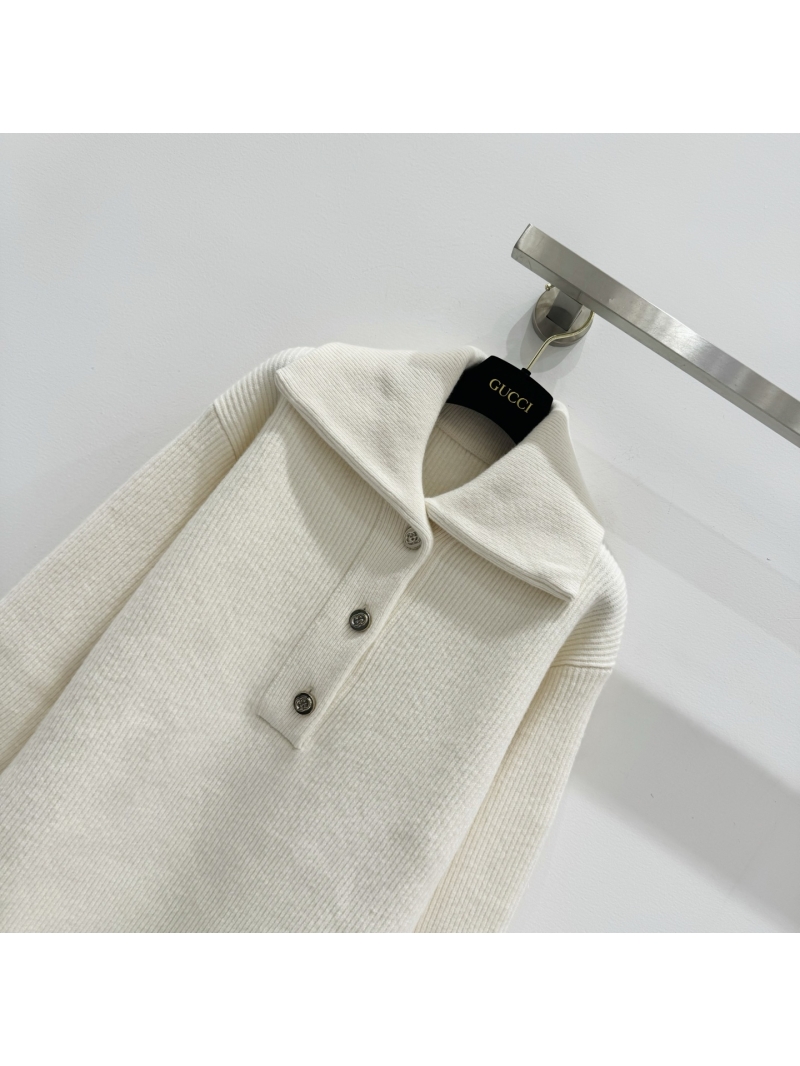 Gucci Oversized Ribbed Knit Half-Button Pullover in Ivory