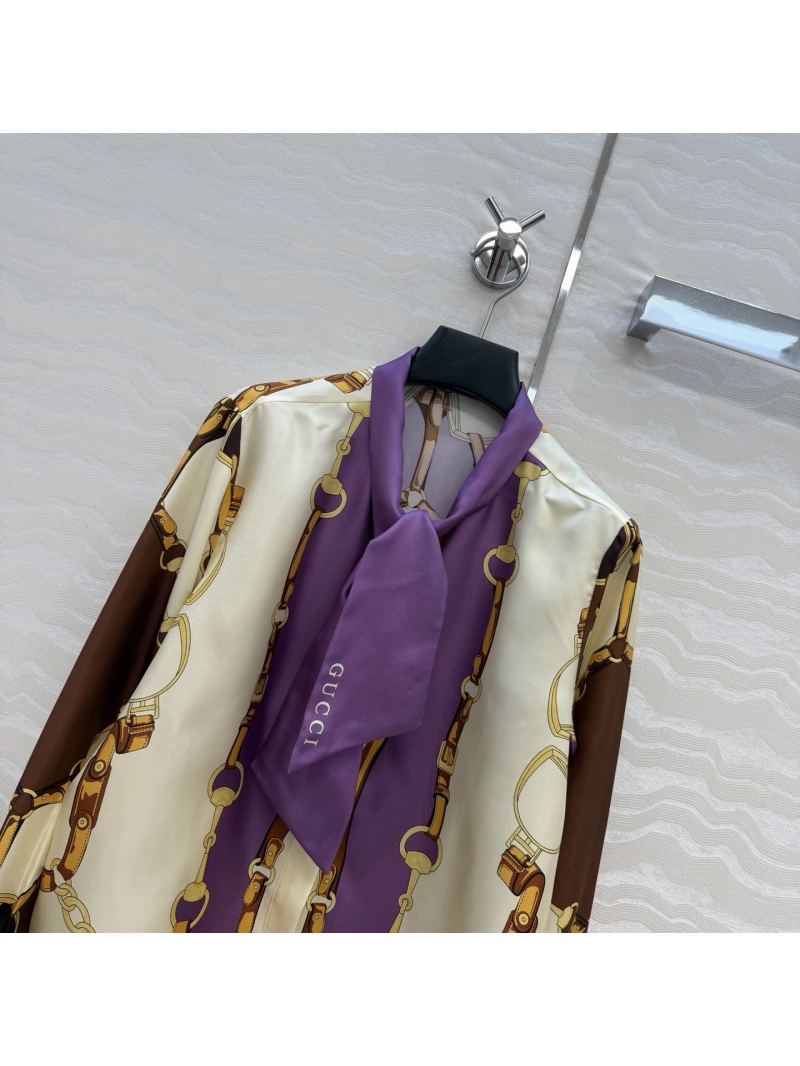 Gucci 100% Silk Twill G-Chain and Horsebit Print Pussy-Bow Long-Sleeved Shirt in Royal Purple