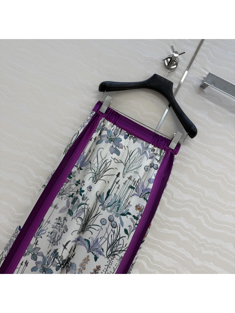 Gucci 100% Silk Twill Monet"s Garden Floral Wide-Leg Trousers in Cream and Purple