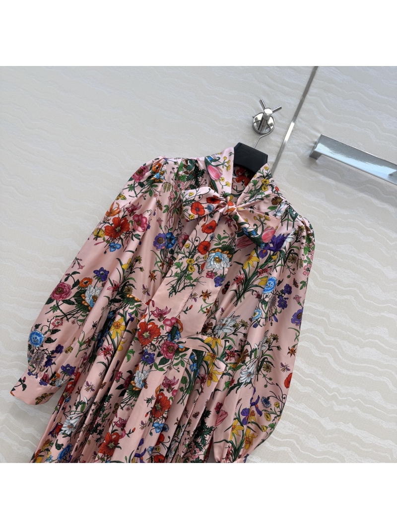 Gucci 100% Silk Twill Floral Pussy-Bow Pleated Dress in Pale Pink