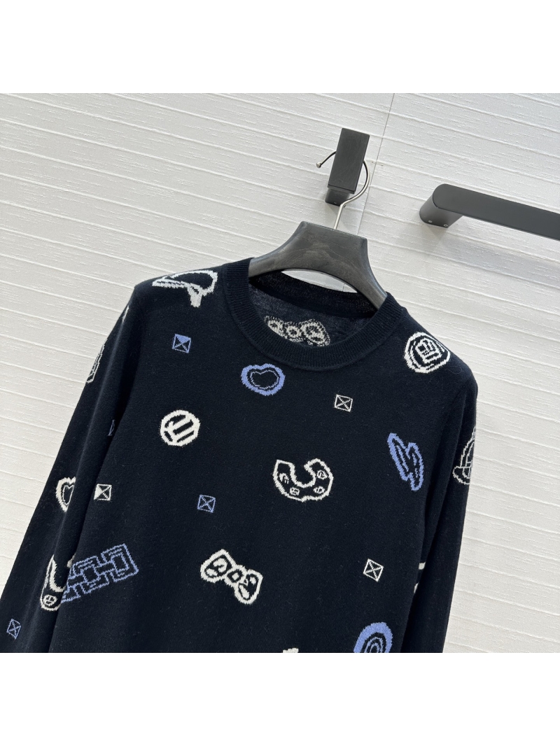 Hermès Elegant Jacquard Long-Sleeve Top in Black - Luxe Cashmere Blend