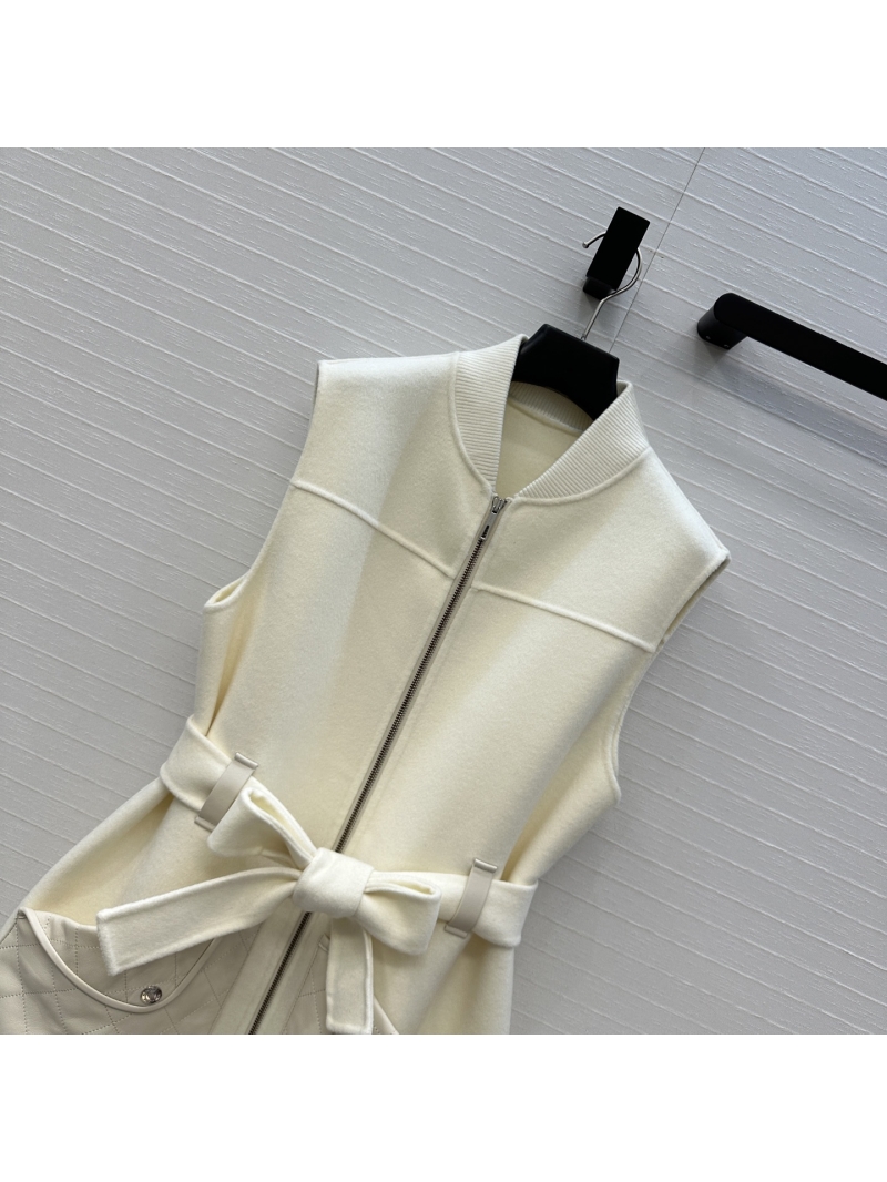 Hermès Limited Edition Wool Zip-Up Vest in Cream — Quilted Pockets & Bow Detail