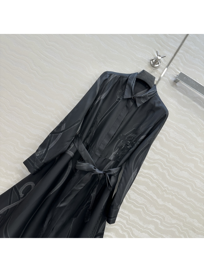 Hermes 25S Early Autumn Black Shirt-Collar Twill Silk Maxi Dress with Palefroi Remix Print