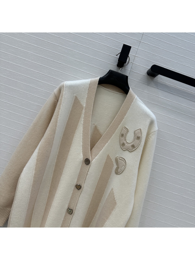 Hermès Double-Knit Cashmere Cardigan in Cream White - Limited Edition Artisan Craftsmanship with Signature Horse Motif Embroidery