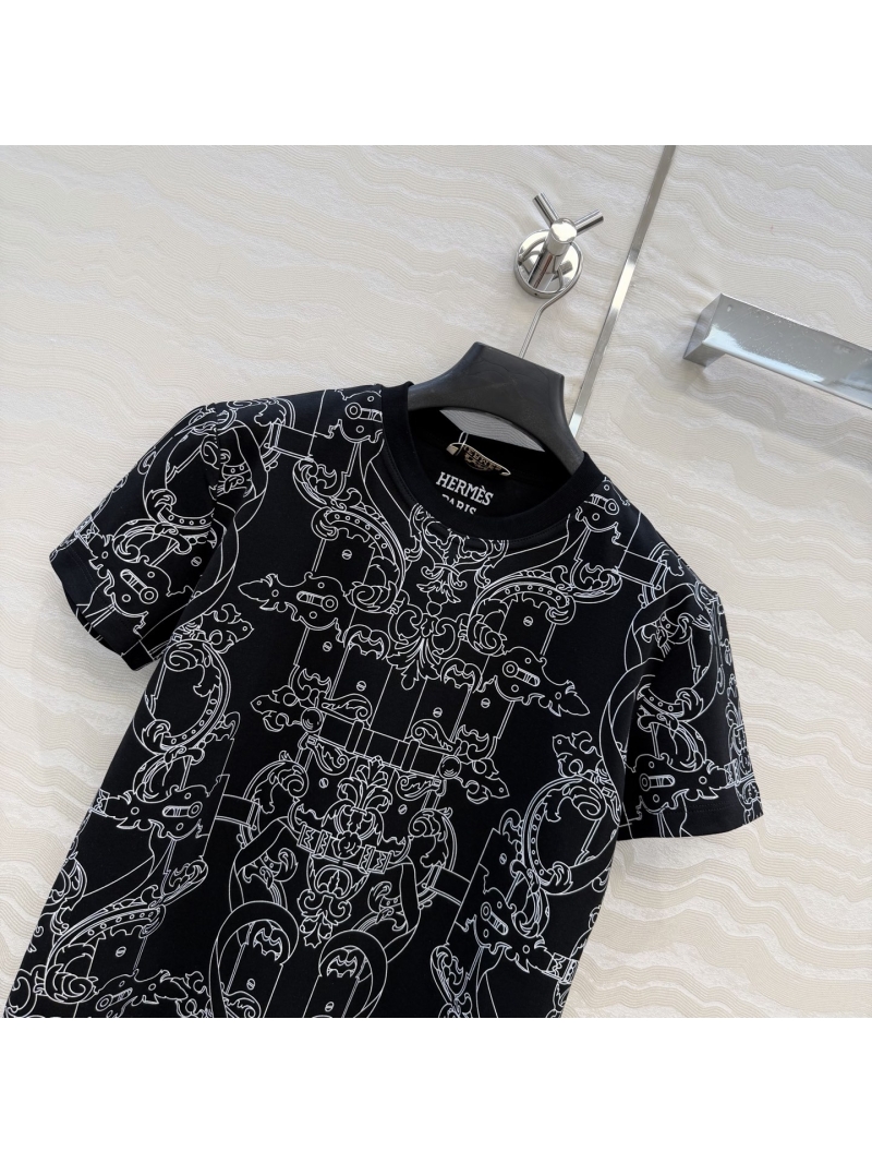 Hermès Inspired Ornate 100% Cotton T-Shirt | Baroque Chain Print