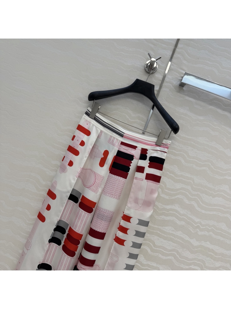 Hermes 100% Silk Twill Belt Loop Print Wide-Leg Trousers in Red and Black