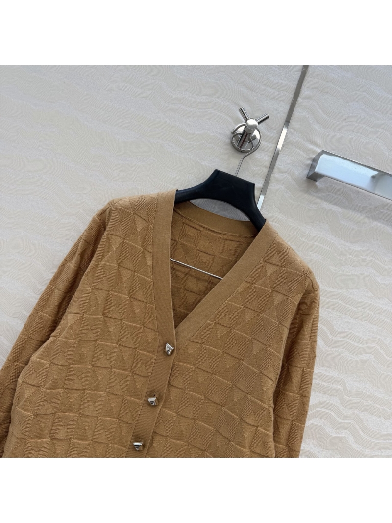 Hermes 100% Merino Wool 3D Jacquard Knit Cardigan in Camel