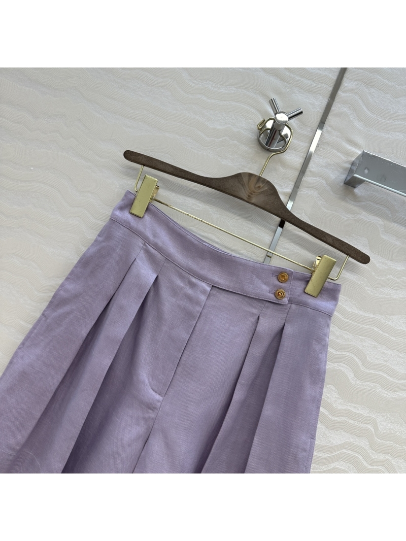 Loro Piana Elegant Linen Pleated Shorts - Luxe French Style