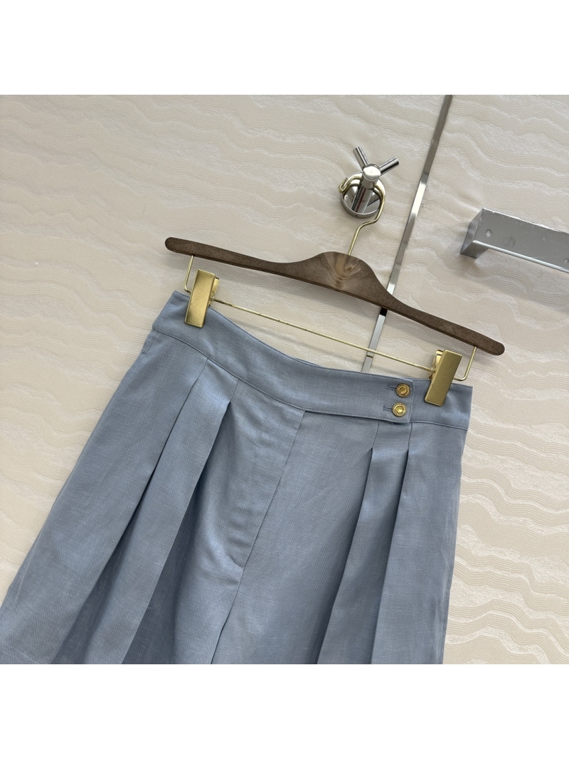 Loro Piana Elegant Pleated Linen Shorts - Luxe French Style