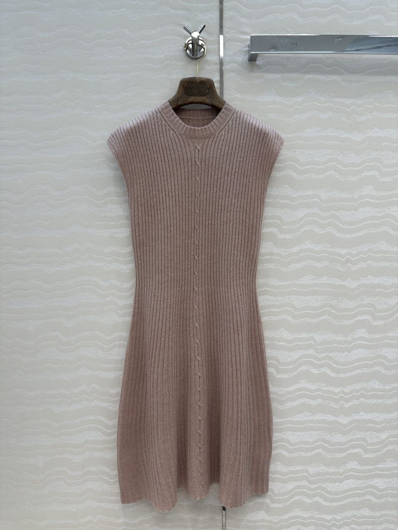 Loro Piana Luxe Plane Tree Cashmere Dress - Exclusive High-End Elegance