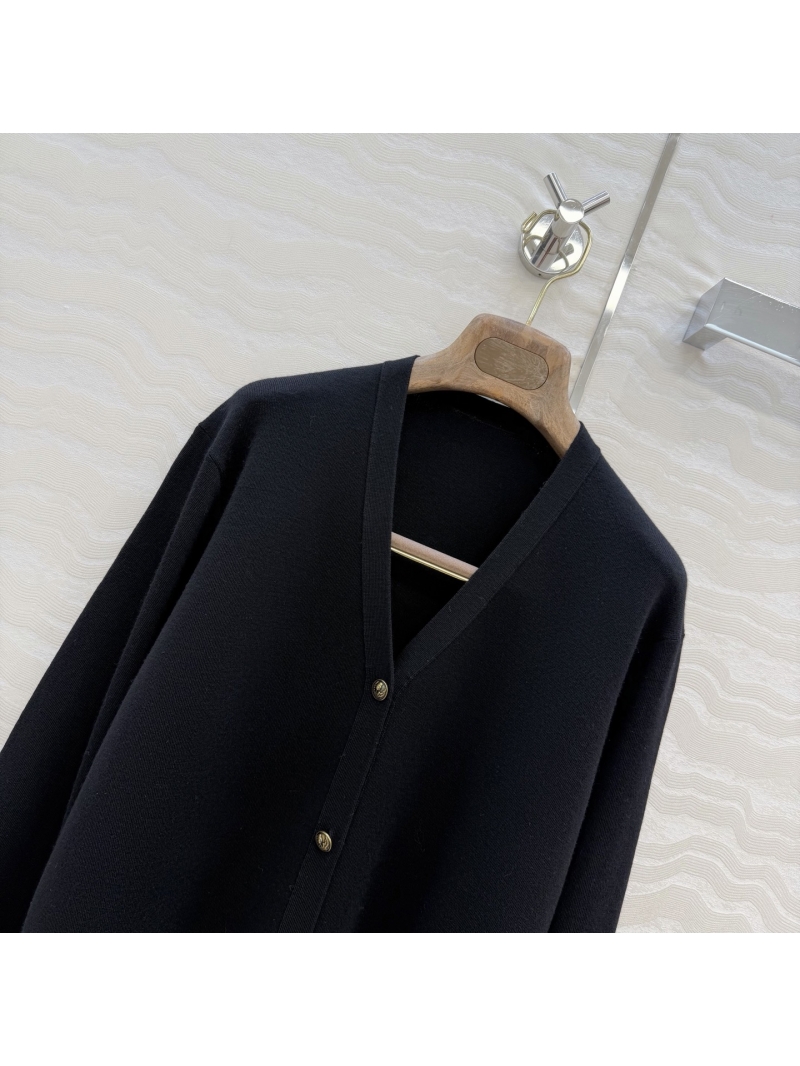 Loro Piana 100% Imported Sheep"s Wool V-Neck Cardigan Jacket with Thistle Buttons