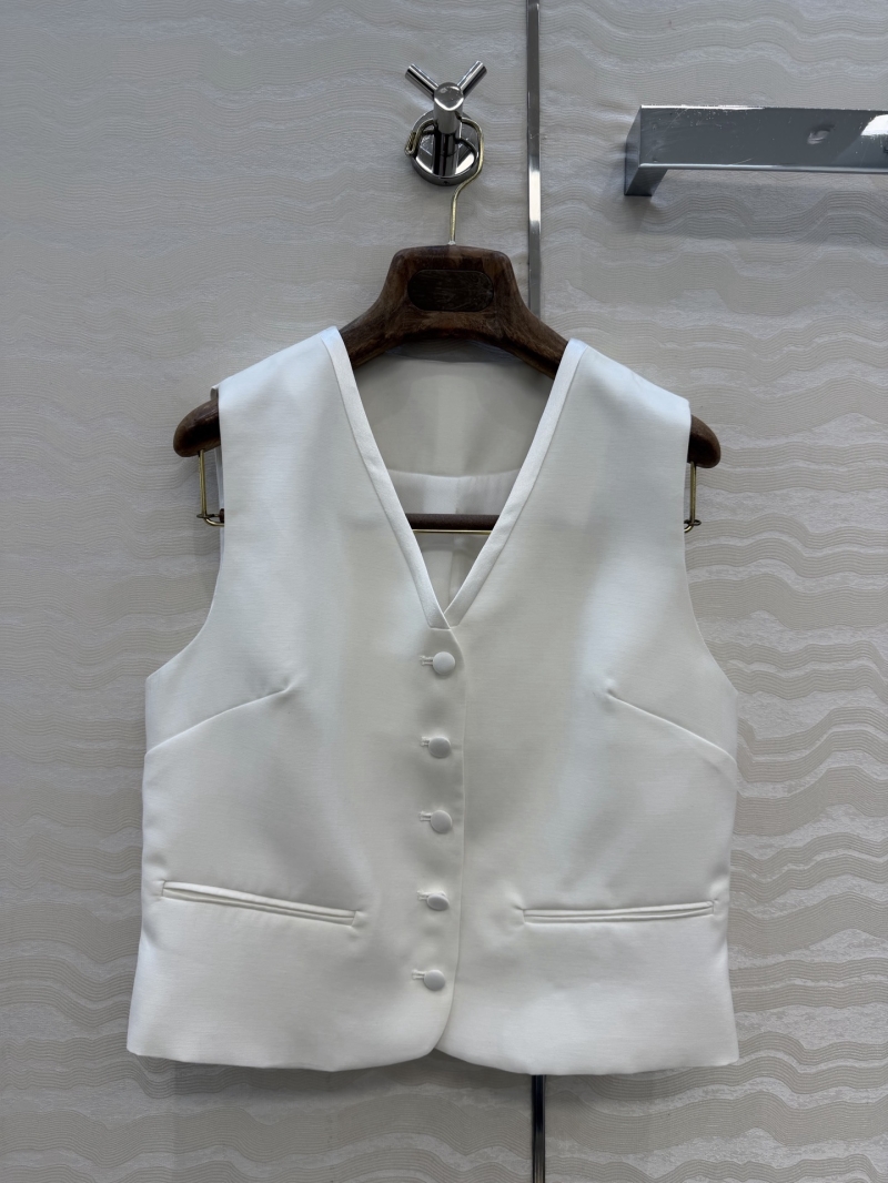 Loro Piana Minimalist Silk-Wool Worsted Vest and Bermuda Shorts Set in Cream