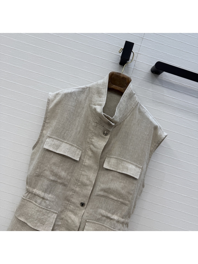Loro Piana Traveler Linen Vest in Old Money Aesthetic