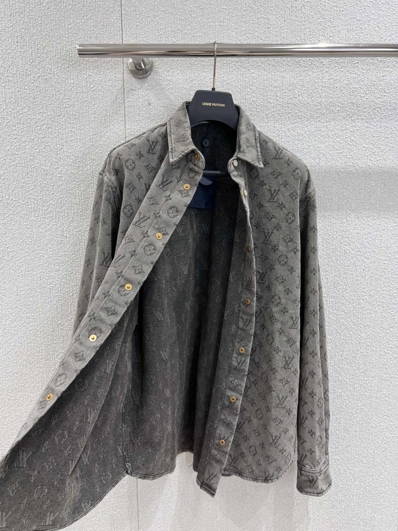 Louis Vuitton Early Fall 25FW Heavy Jacquard Long Sleeve Shirt Jacket in Grey
