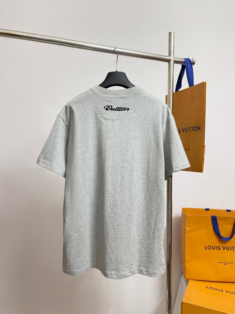 Louis Vuitton Snow School Badge T-Shirt in Heather Grey – Signature Relaxed Fit Cotton