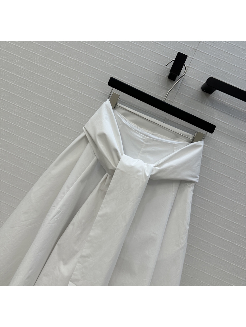 Loewe Paulas Series French Literary White Half Skirt - Elegant & Effortless