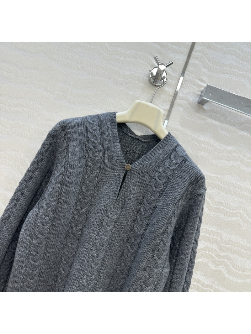 Loewe 25SS Limited Edition V-Neck Cashmere Sweater in Gray - Luxe Swiss Cable Knit Design