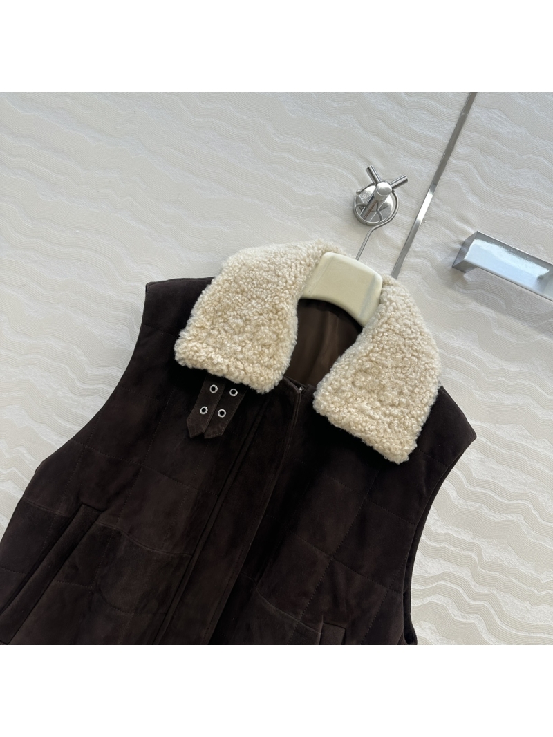 Loewe Vintage Suede Lambskin Vest with Detachable Shearling Collar – Oversized, Quilted, and Luxuriously Soft