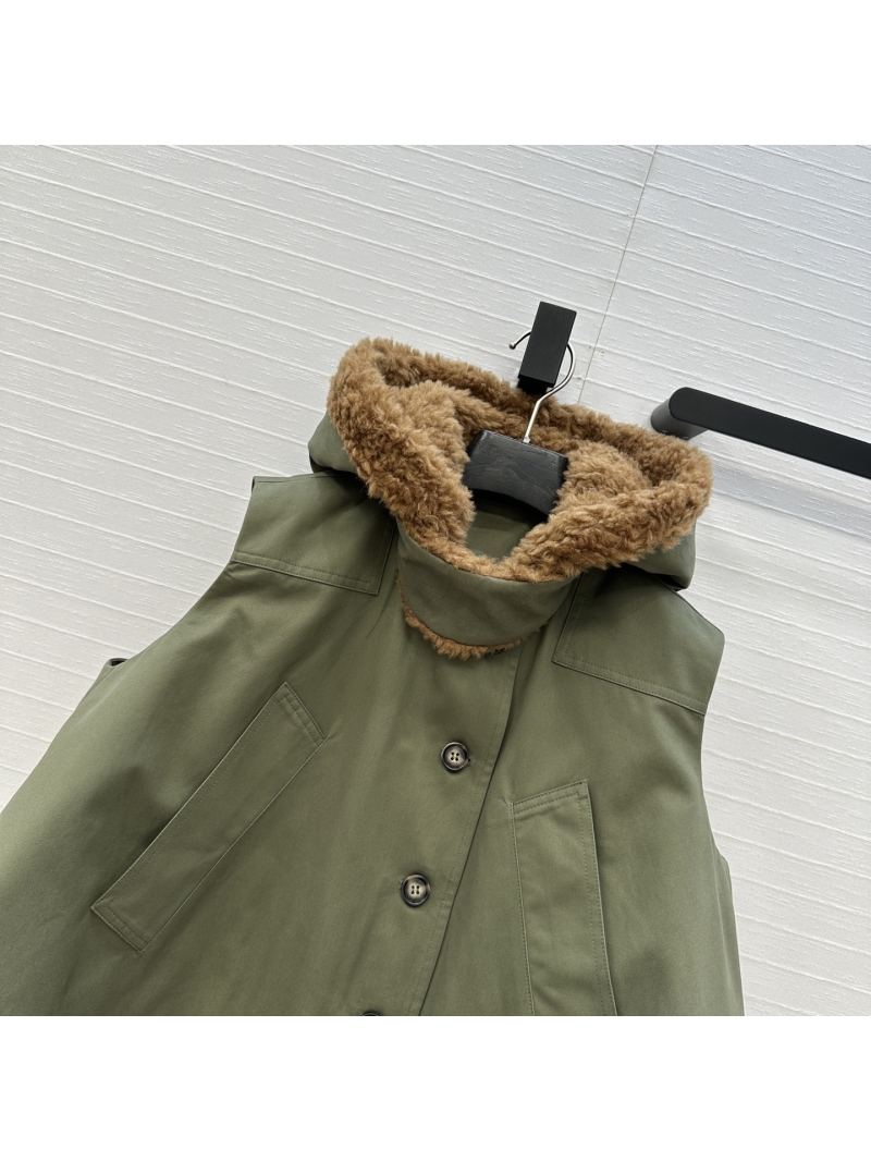 Loewe Green Cotton Puffer Vest with Detachable Hood – Cropped, Quilted, and Luxurious