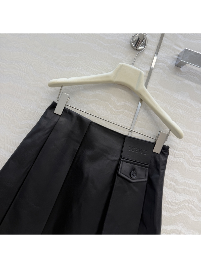 Loewe Exquisite 100% Lambskin Pleated A-Line Mini Skirt in Black