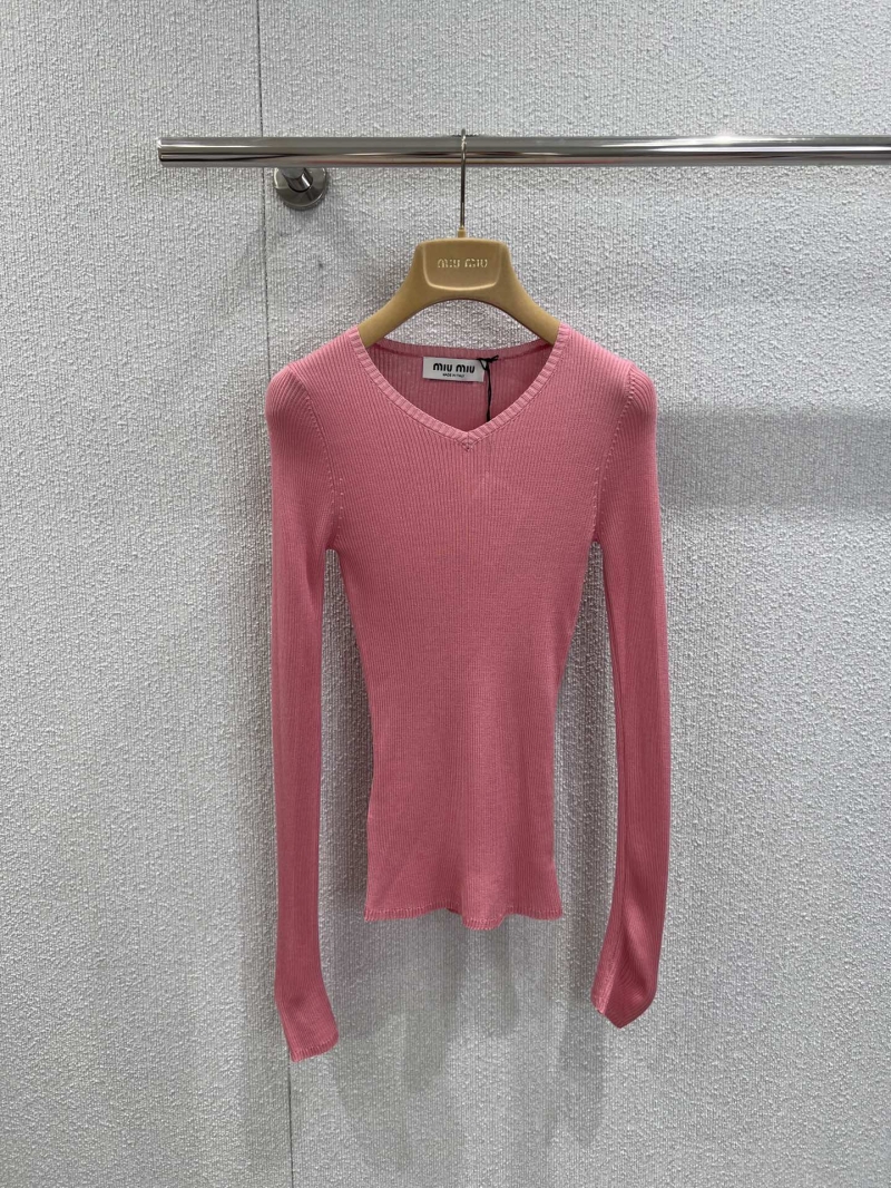 Miu Miu 25FW V-Neck Wool Sweater in Coral | 100% Baby Wool | Italian Luxury