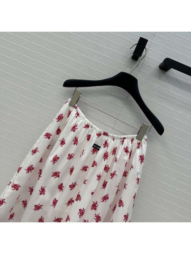 Miu Miu 2025 Spring/Summer Floral Embroidered Skirt - Holiday Chic