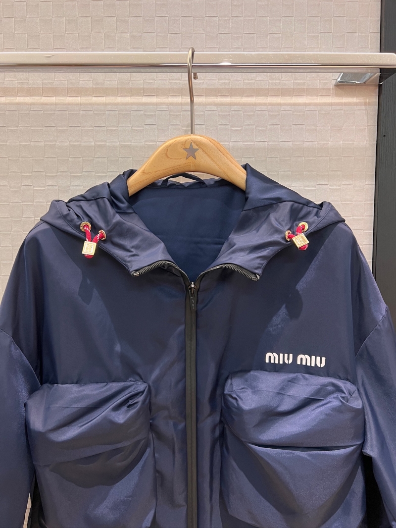 Miu Miu Red Rope Detail Nylon Hooded Windbreaker Jacket in Green