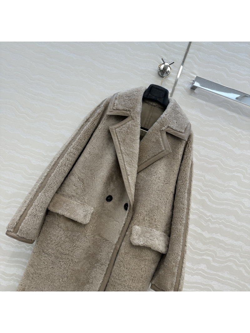 Maxmara Spanish Lamb Fur Double-Faced Oversized Lapel Coat – Handcrafted Leather Trim, Luxurious Winter Warmth
