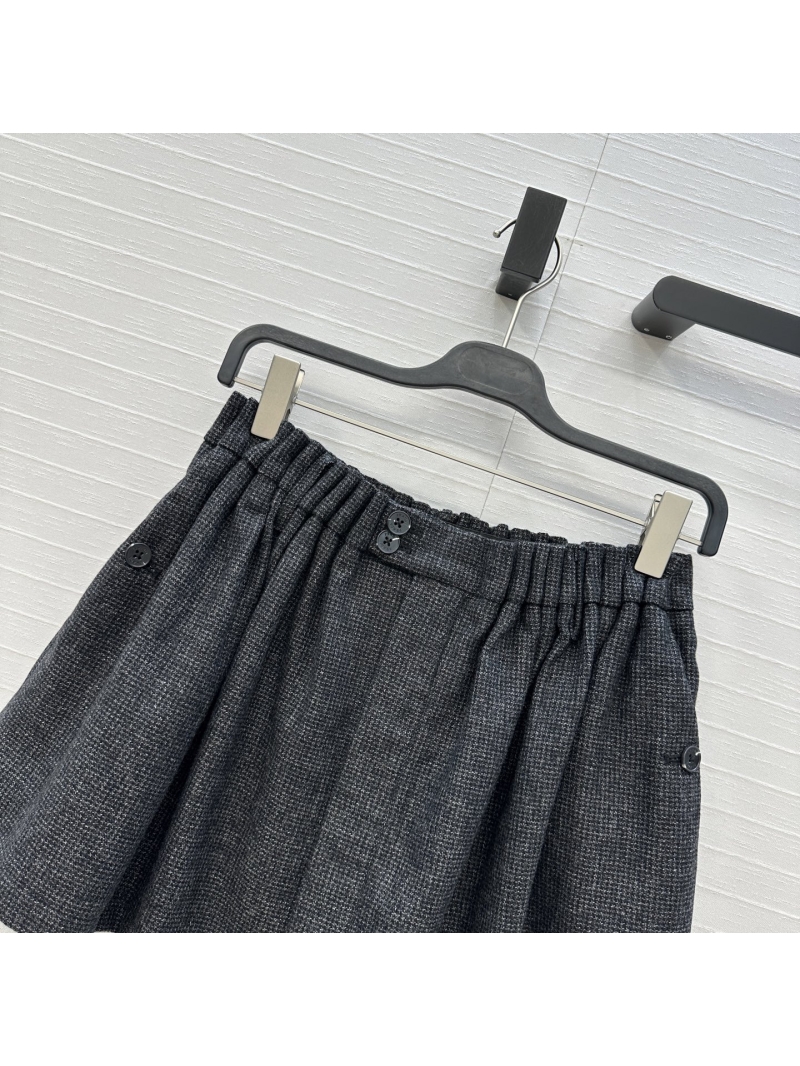 Prada Early Fall Collection Grey Wool Pleated Skirt - Luxe Tailored Design