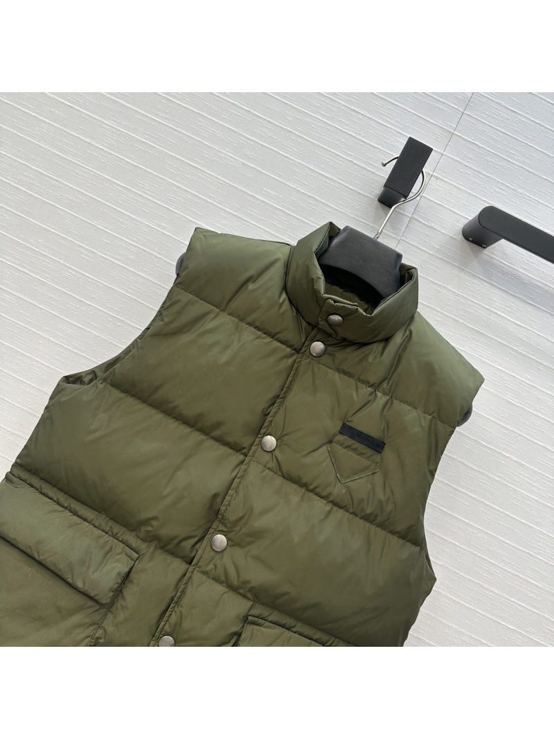 Prada American Street Style Triangle Black Label Workwear Down Vest in Olive Green