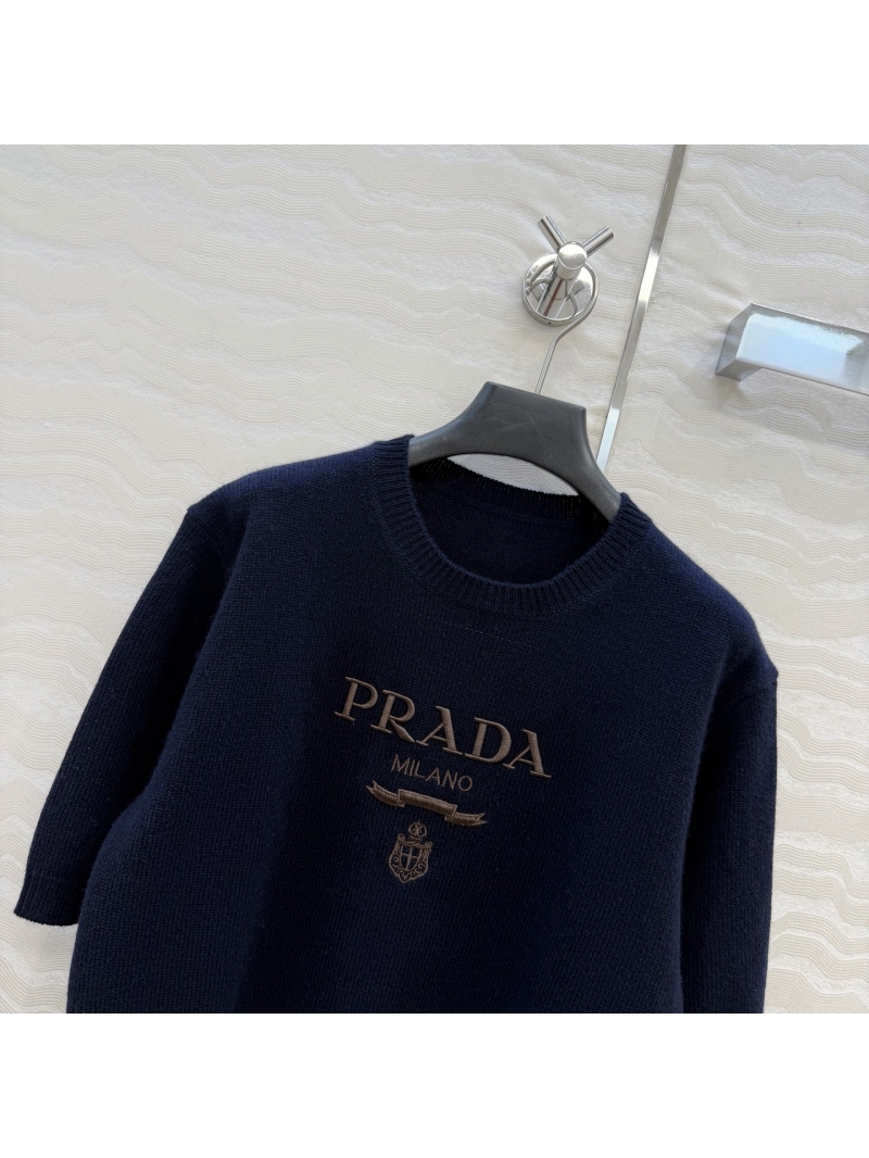 Prada 100% Cashmere Short-Sleeved 3D Embroidered Sweater in Navy Blue