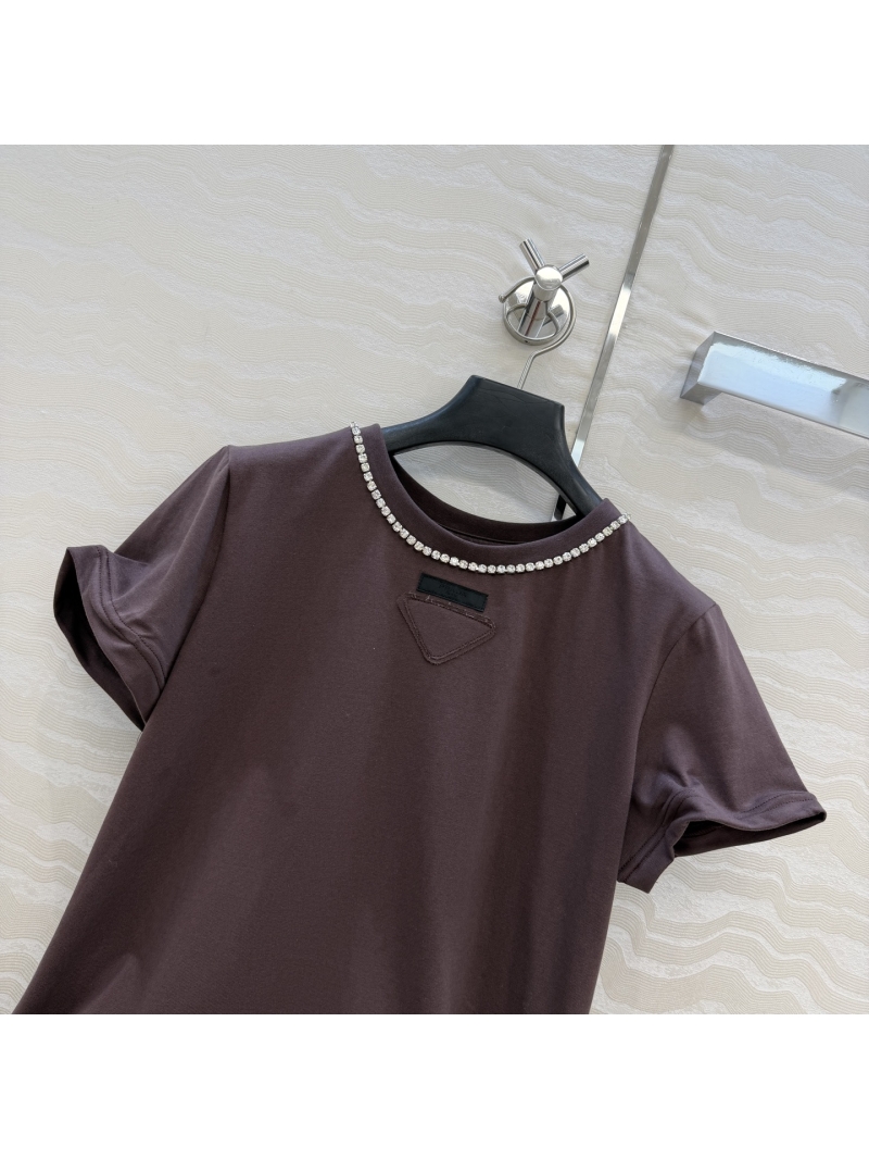 Prada 100% Cotton Rhinestone Collar Twisted Wire Hem T-Shirt in Chocolate Brown