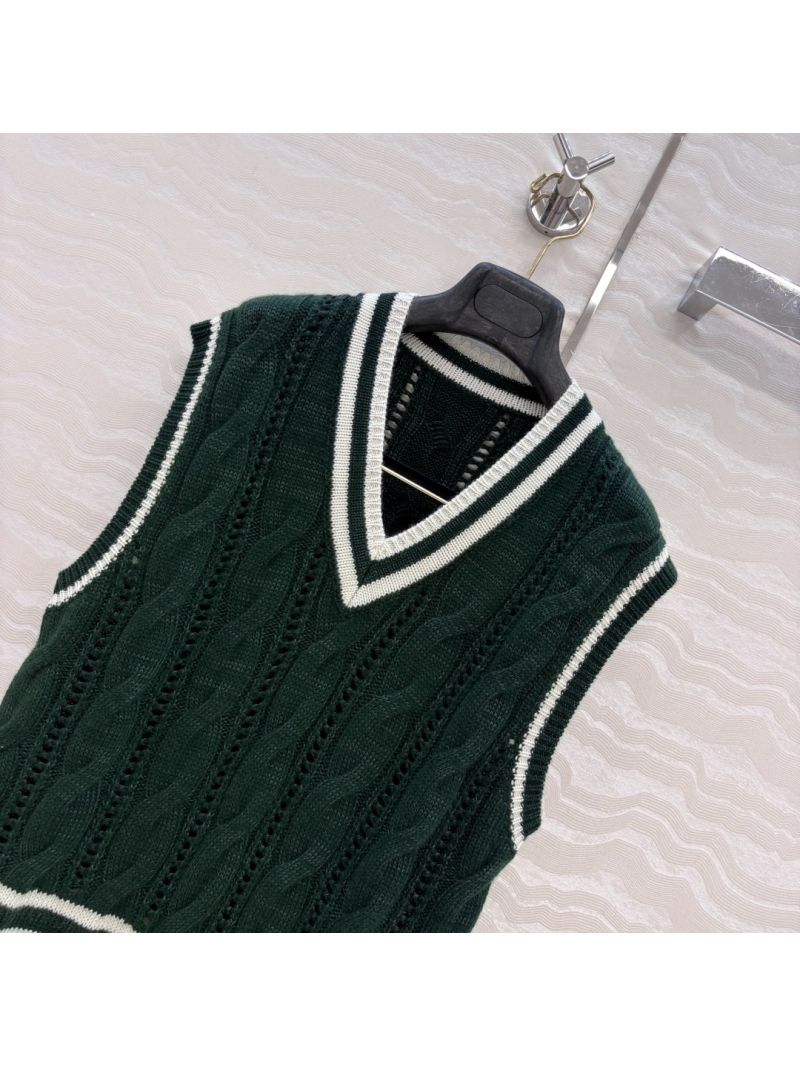 Ralph Lauren Purple Label Luxe Cashmere & Silk Cable-Knit Vest in Green - Timeless Tennis-Inspired Preppy Style