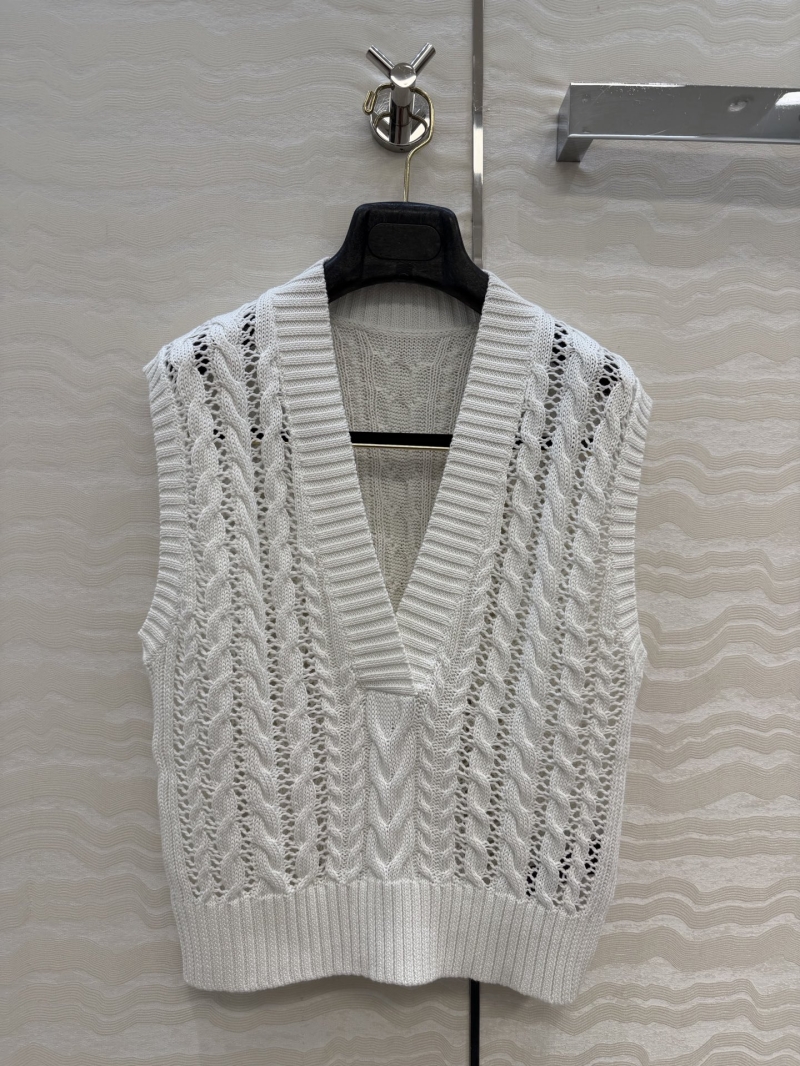 Ralph Lauren Exquisite Pure Cotton Cable-Knit V-Neck Vest in Cream