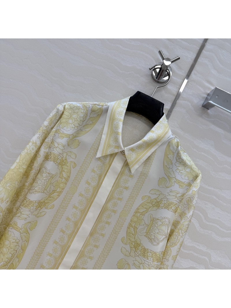 Versace Baroque Print Silk Shirt in Cream & Gold – 100% Silk Twill with Medusa Button