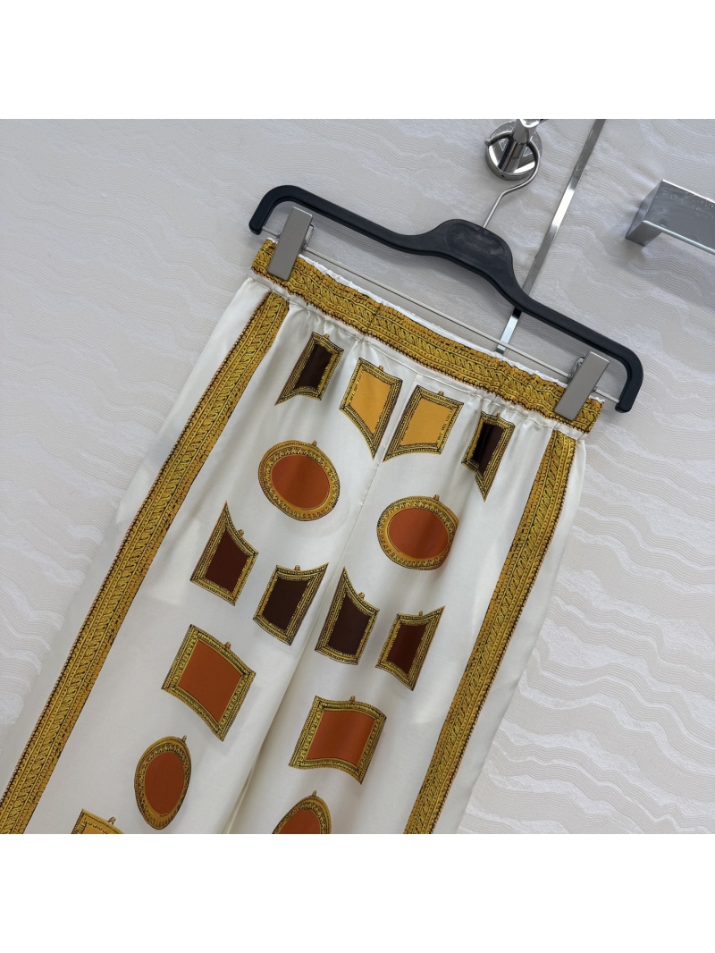 Versace Limited Edition The Gallery 100% Silk Twill Straight-Leg Pants in Multi-Color Art Print