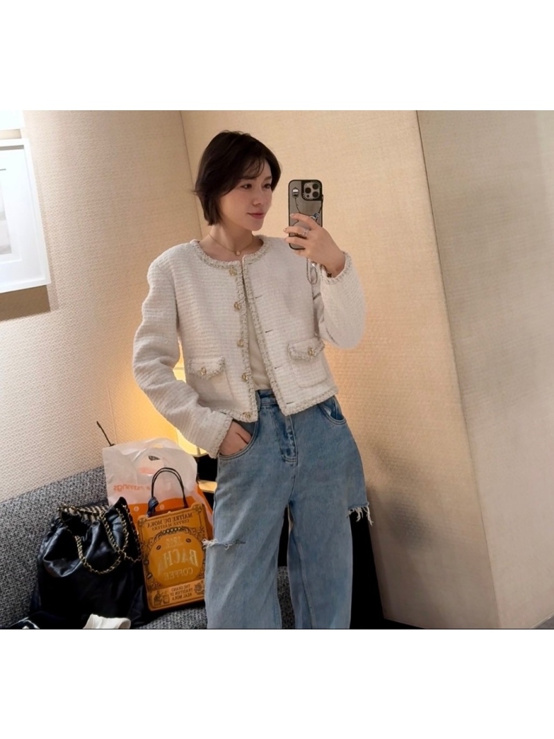 Chanel Limited Edition 2026 Cream Wool Tweed Cropped Jacket with Silk Lining