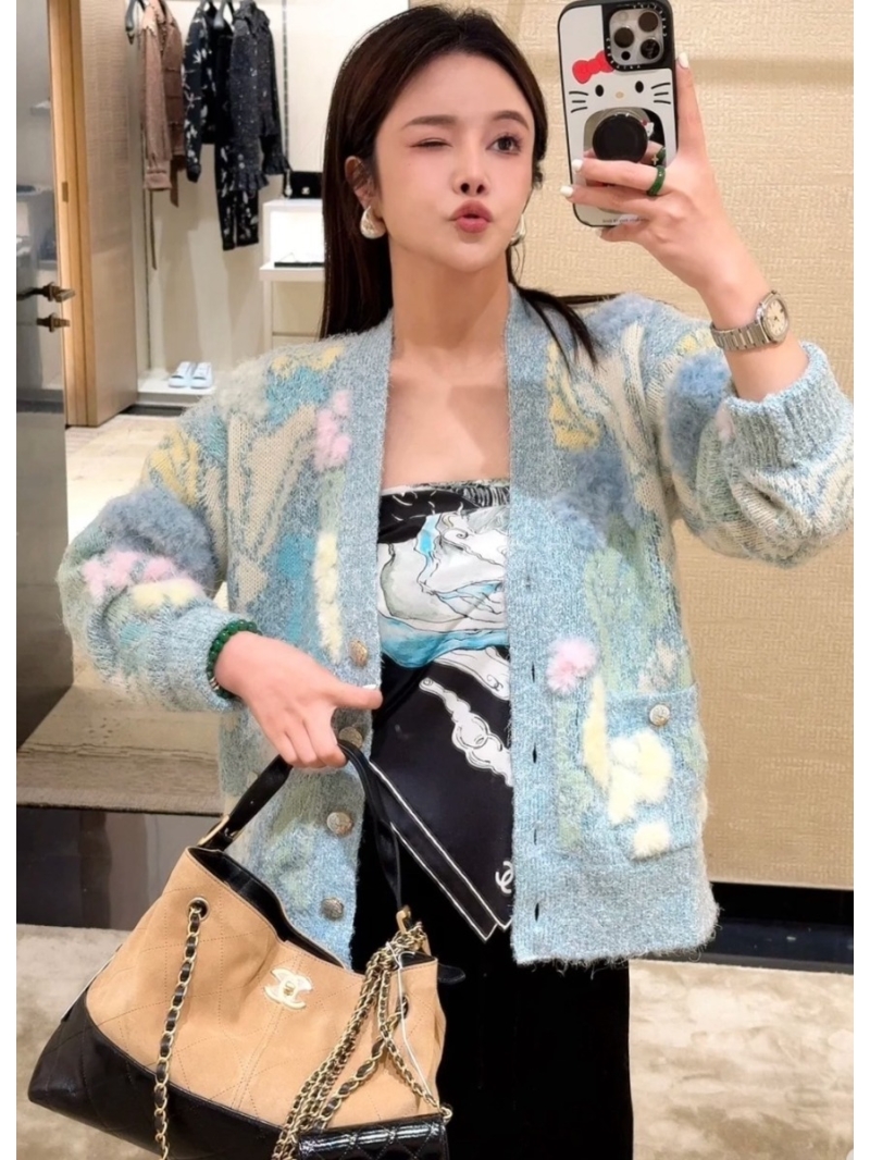 Chanel Early Autumn V-Neck Cardigan - Luxe Wool & Cashmere Blend