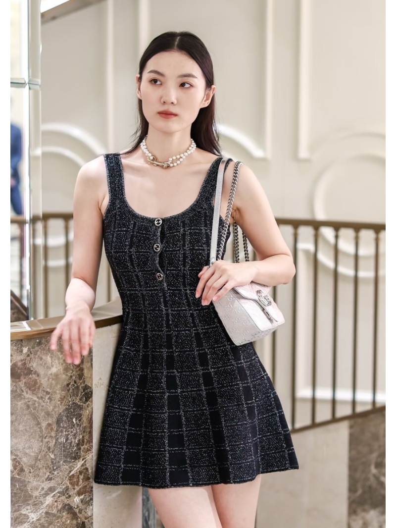 Gucci 25SS Early Spring Collection Gold Thread Plaid Sleeveless Dress Black