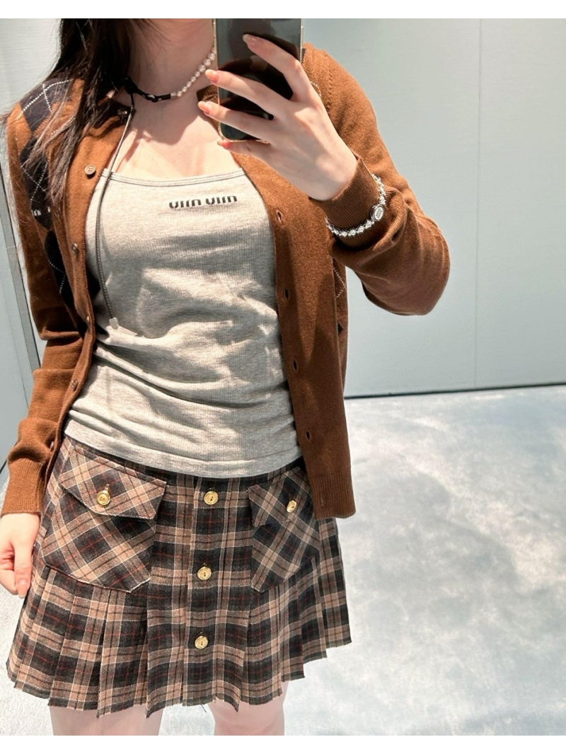 Miu Miu 25SS Spring/Summer Collection Grey Embroidered Tank Top