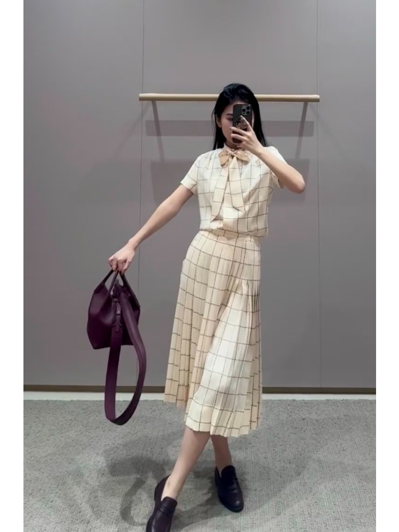 Loro Piana Exclusive Imported Silk Pleated Midi Skirt