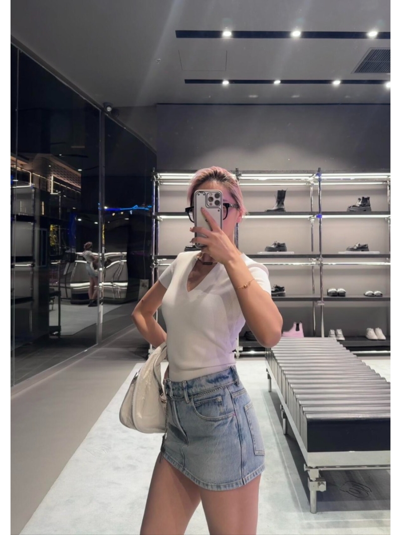 Alexander Wang White V-Neck Chain Knit Top - Sexy & Sleek