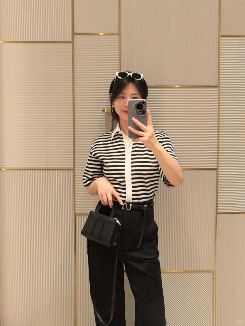 Maxmara Striped Contrast Collar Knit Short-Sleeve Top - Exclusive Chic Design