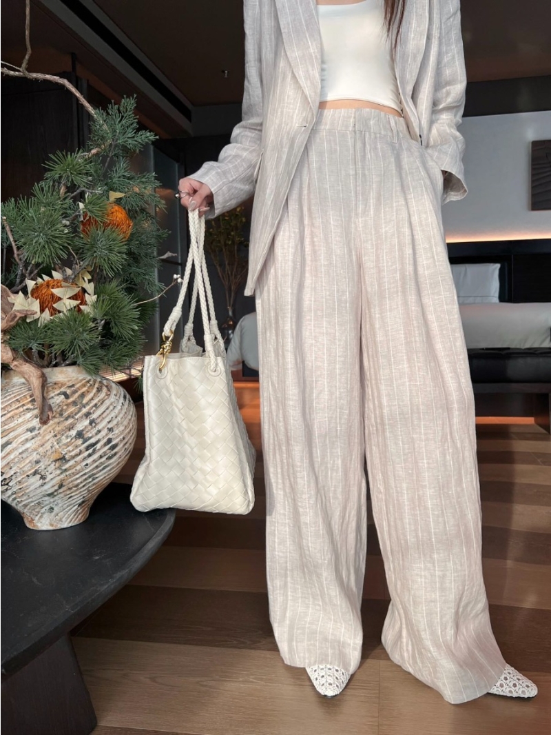 Loro Piana Oatmeal Striped High-Waisted Trousers | Luxe Linen Blend | Classic Pleated Design