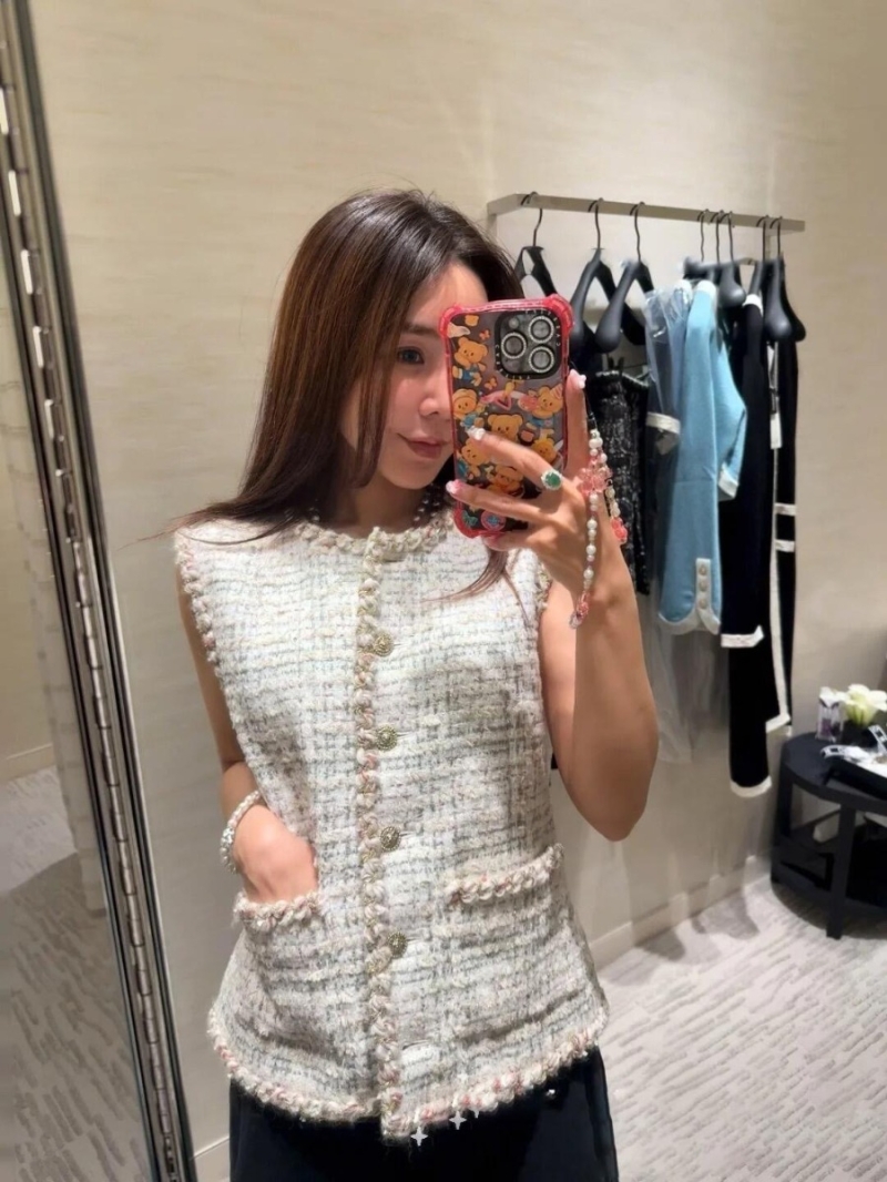 Chanel Luxe Tweed Vest - Elegant Textured Design with Gold Accents