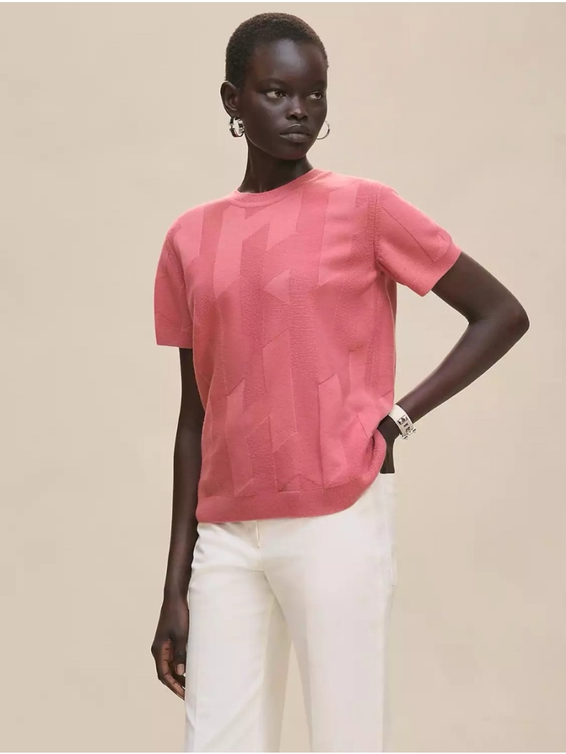 Hermès Early Fall Collection Classic Round Neck Short Sleeve Cashmere Top in Coral Pink